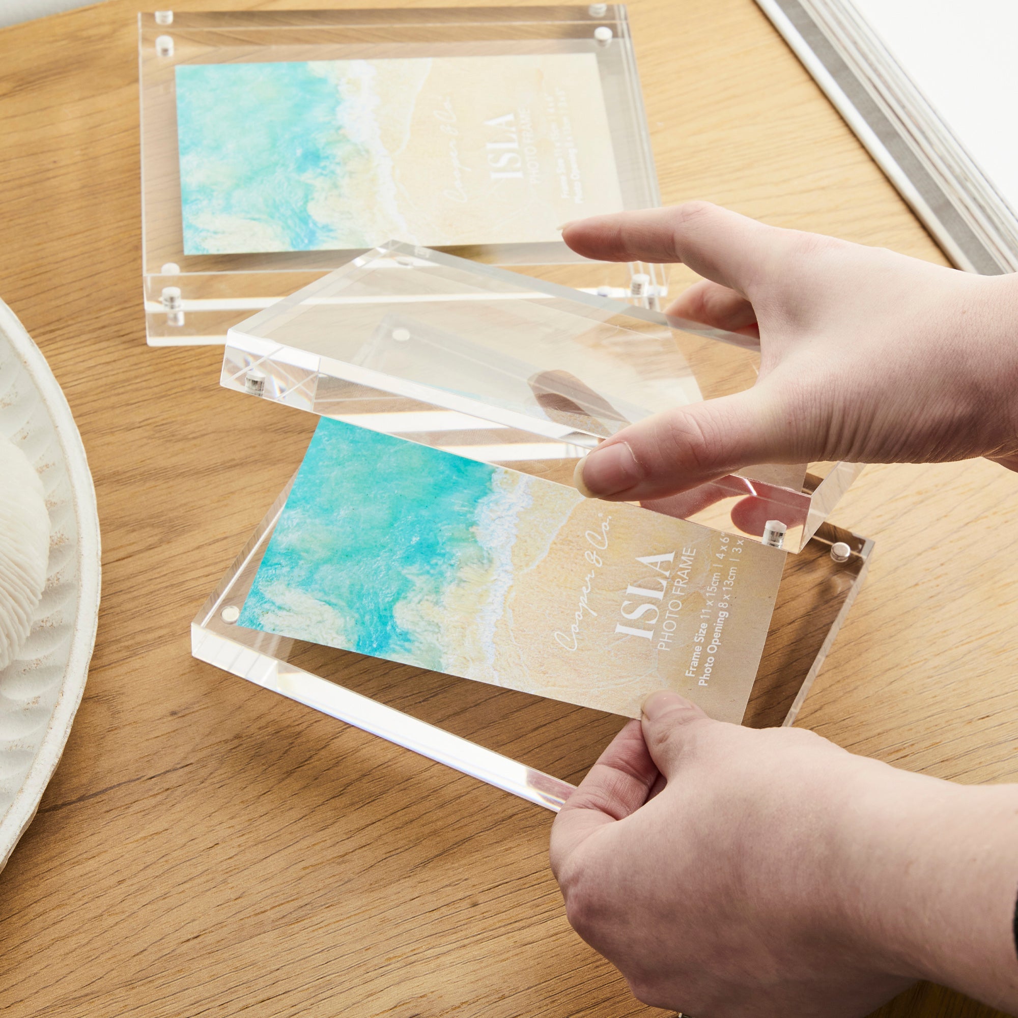 Isla Set of 2 15x11cm Acrylic Photo Frames
