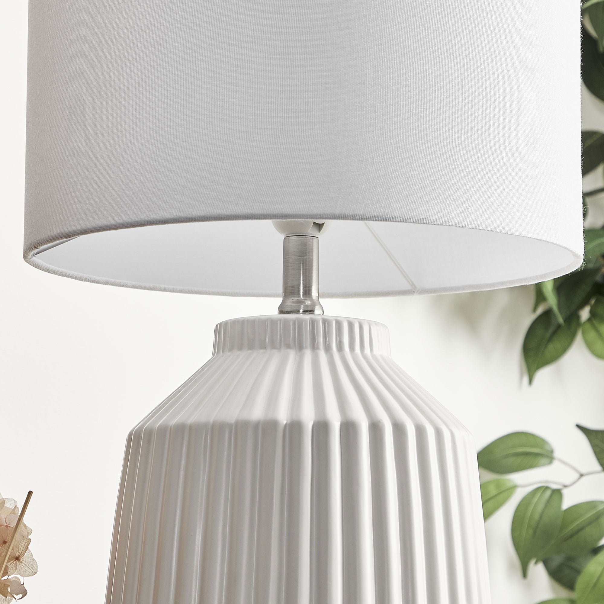 Pleat Modern Ceramic Table Lamp White