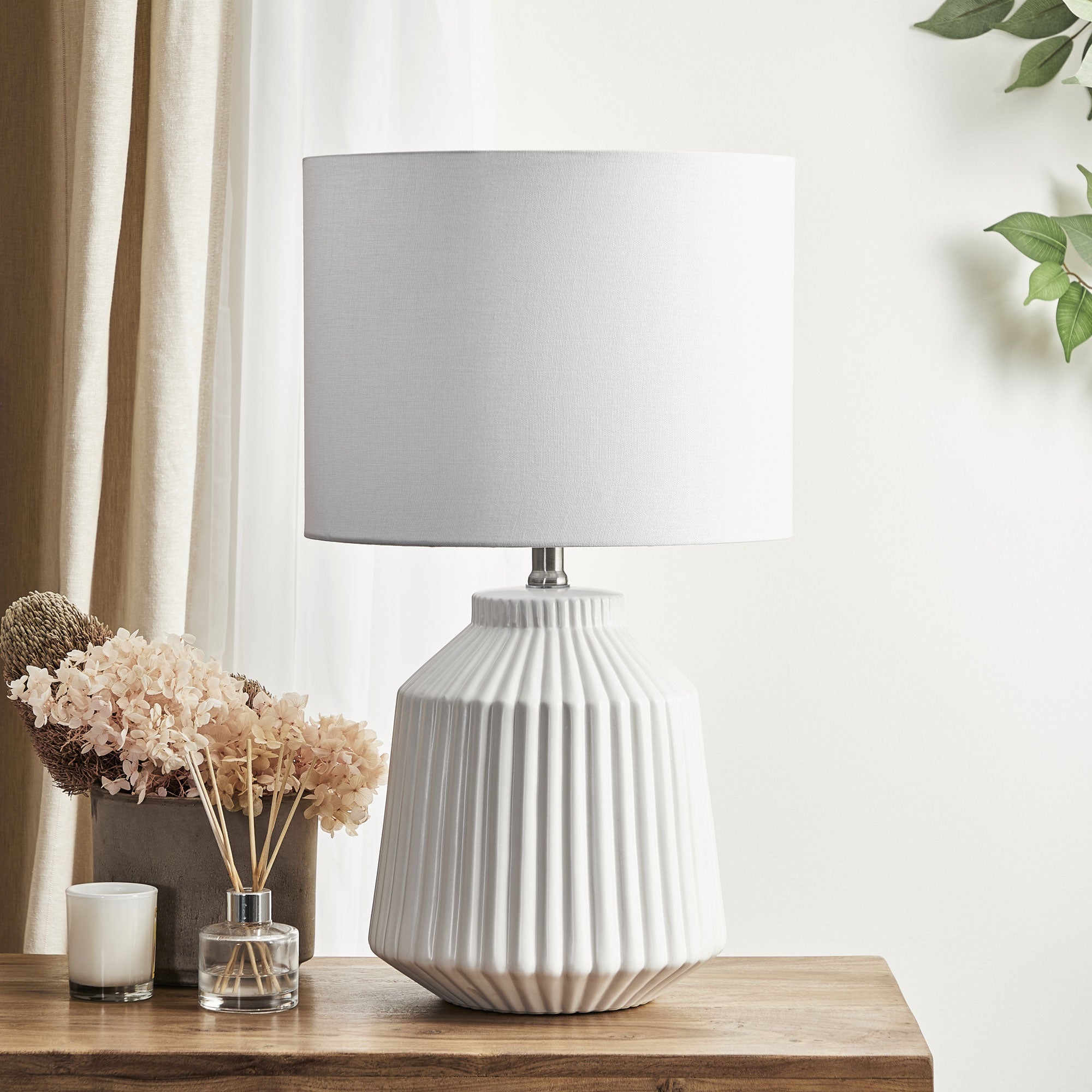 Pleat Modern Ceramic Table Lamp White