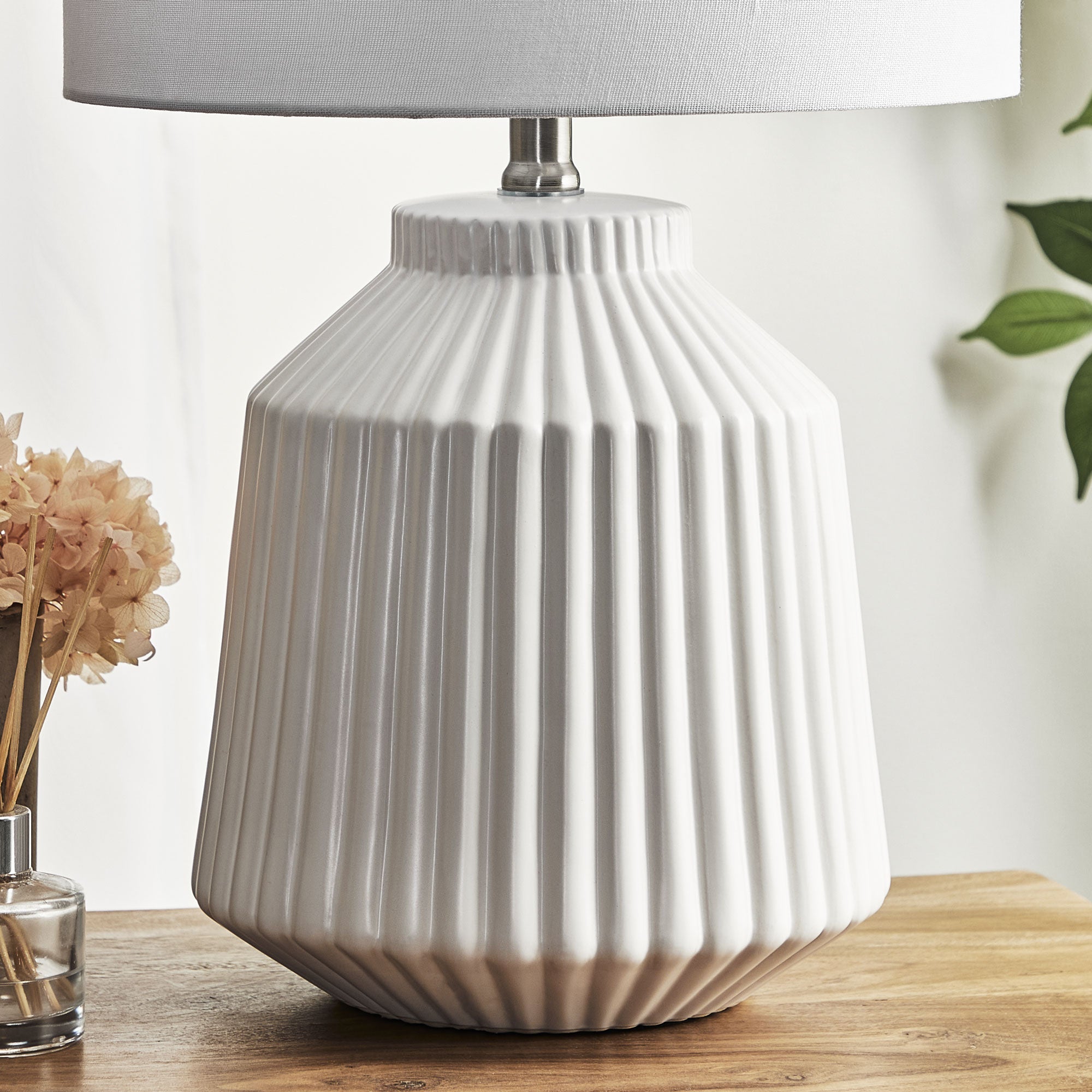 Pleat Modern Ceramic Table Lamp White