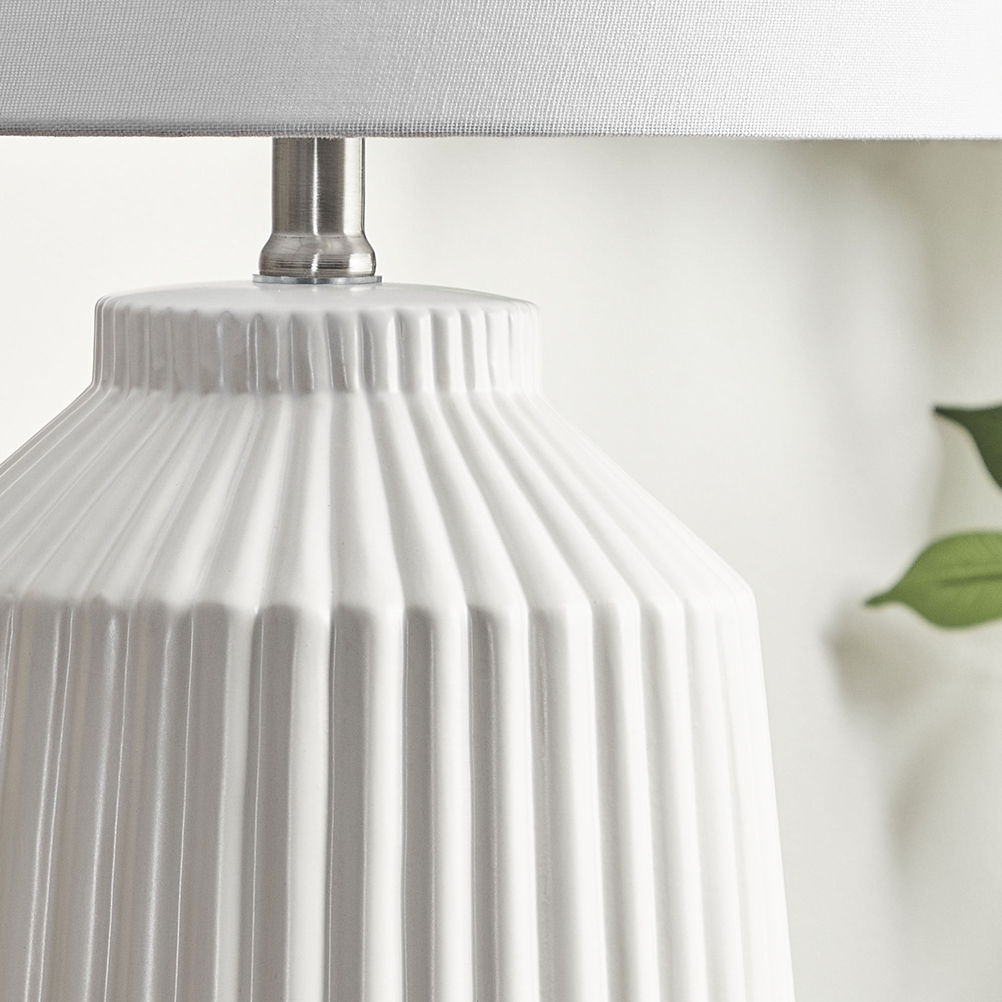 Pleat Modern Ceramic Table Lamp White