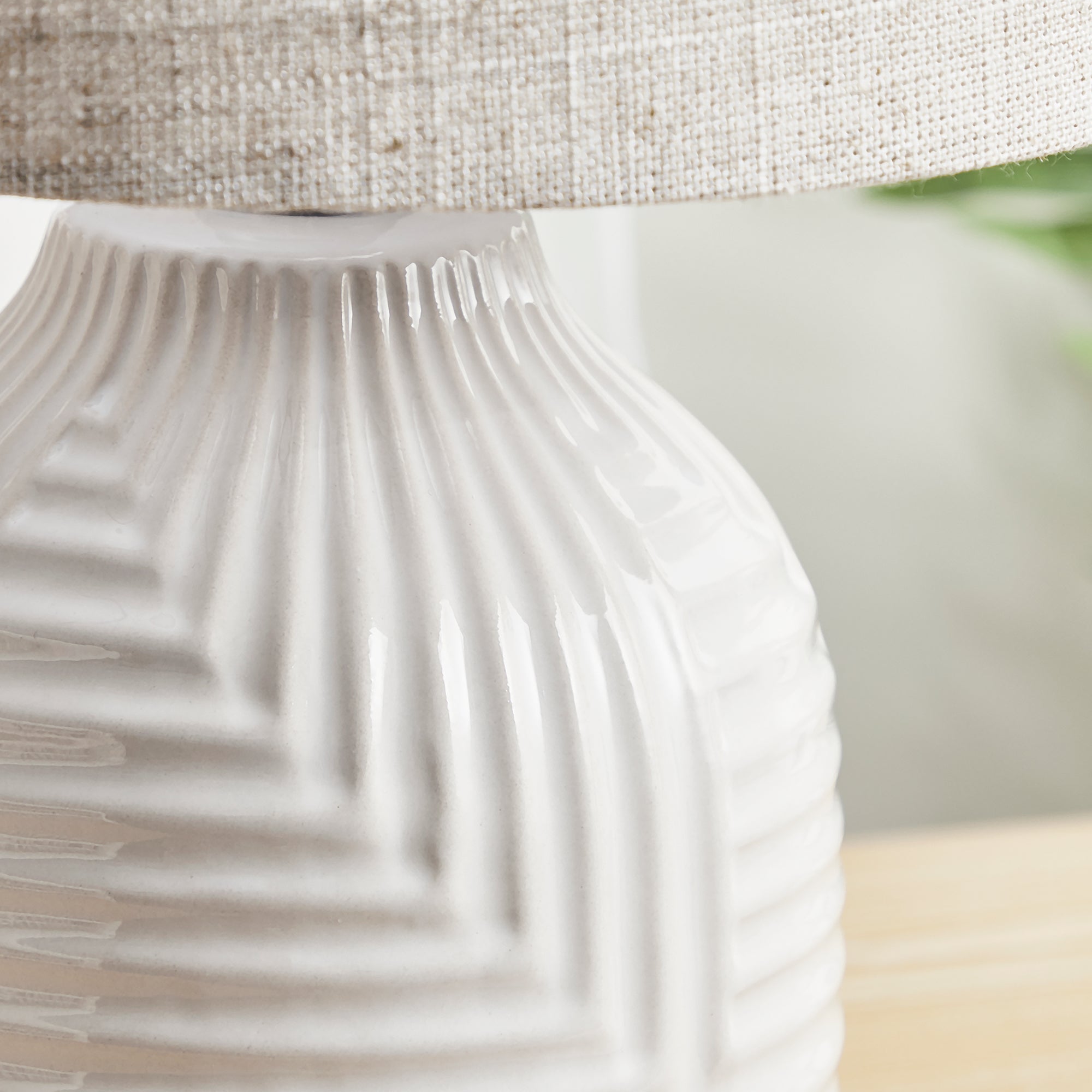 Maze Modern Ceramic Table Lamp White