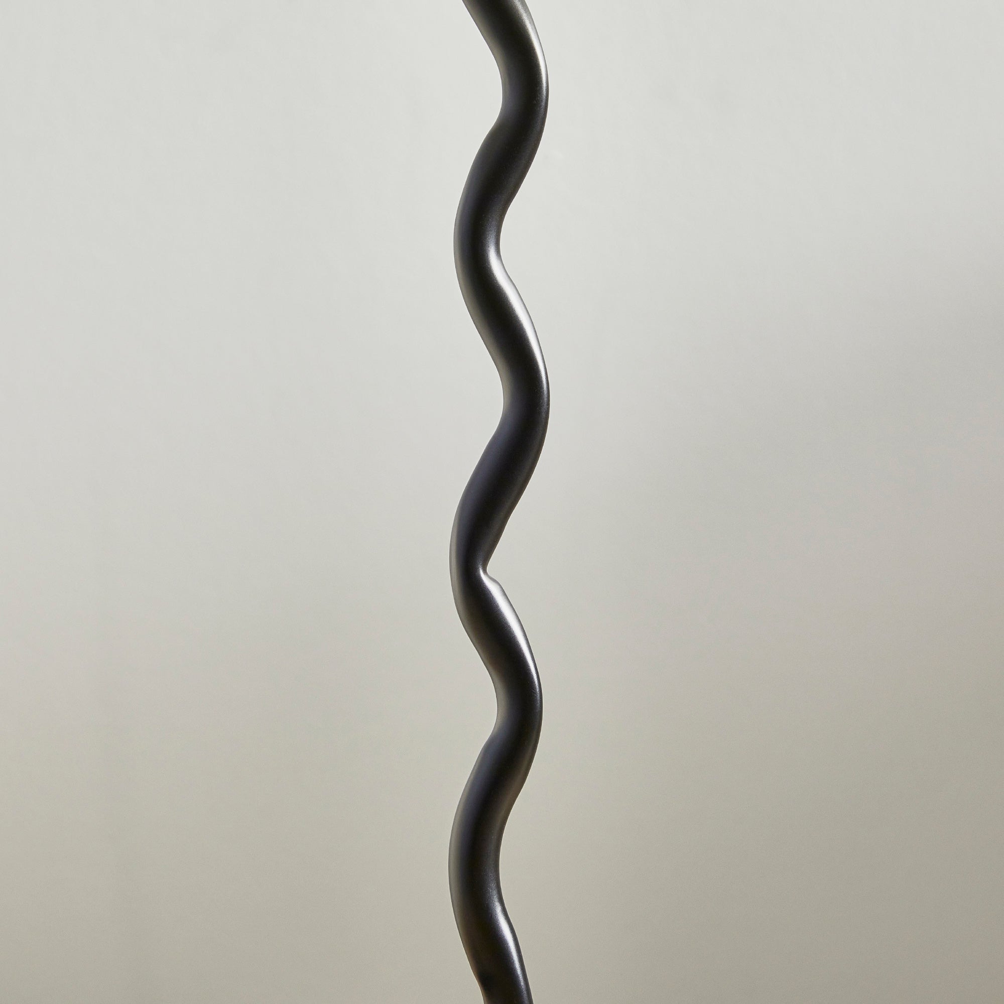 Lulu Squiggle Table Lamp Black