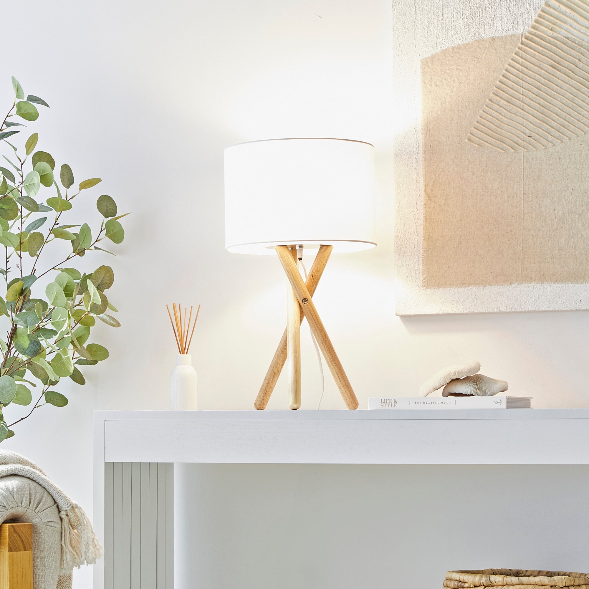 Byron Tripod Table Lamp Natural