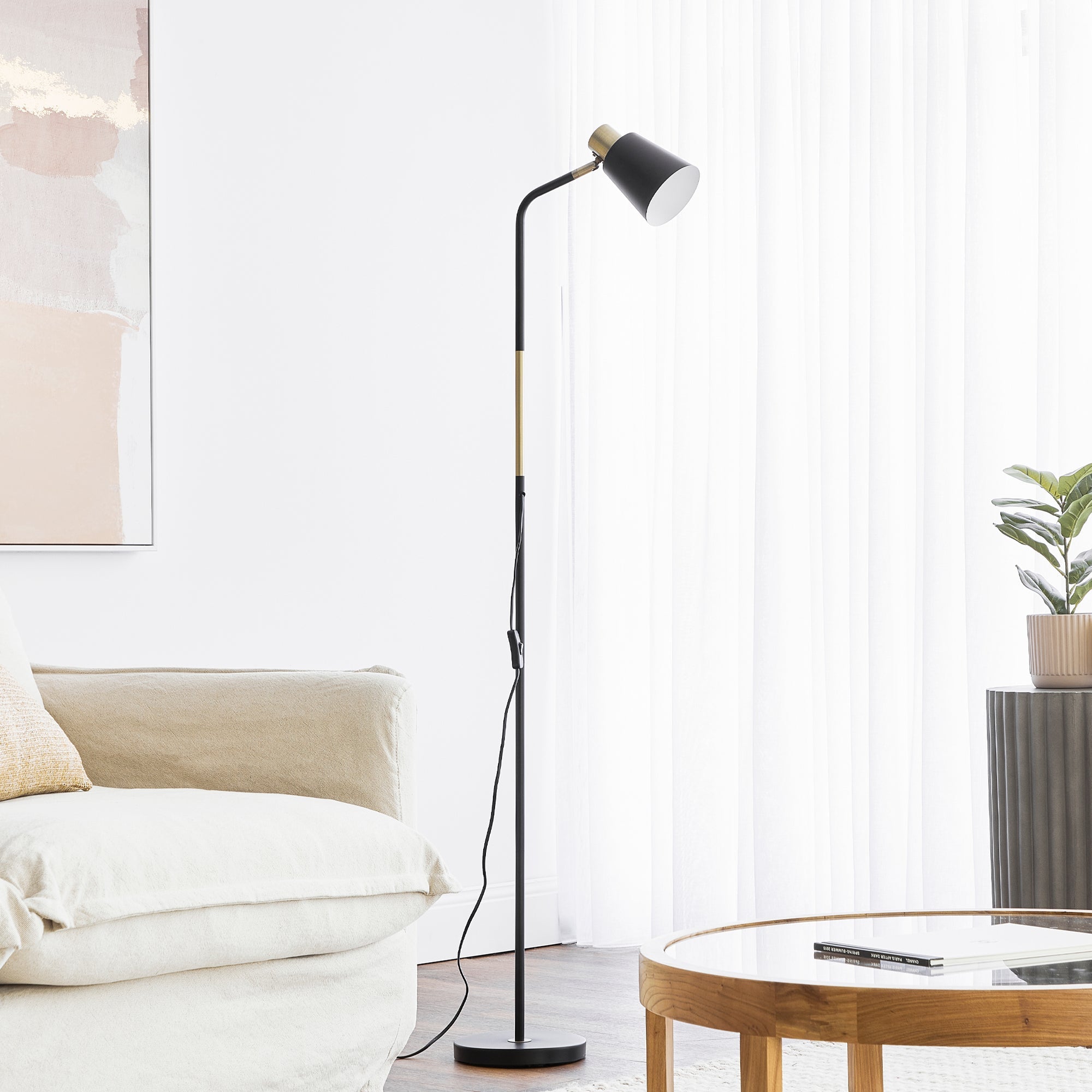 Avi Floor Lamp White