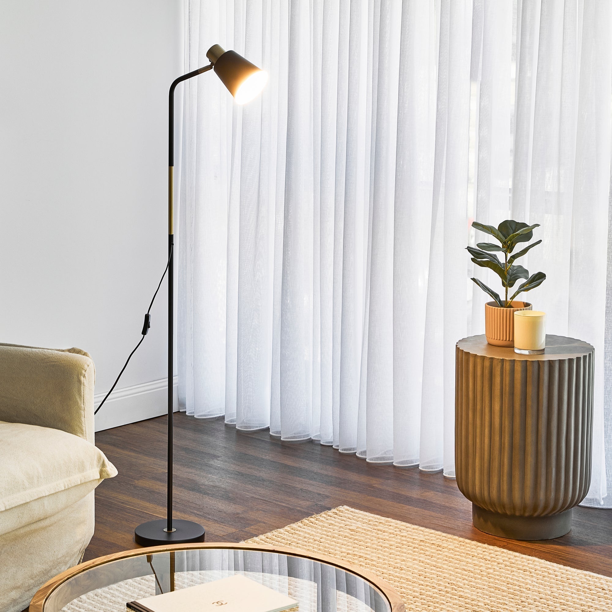Avi Floor Lamp White