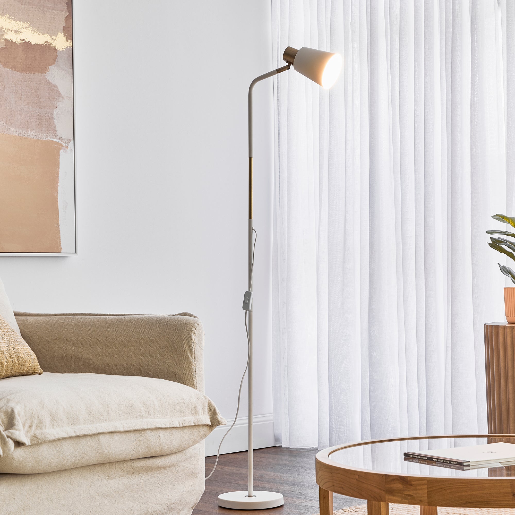 Avi Floor Lamp White